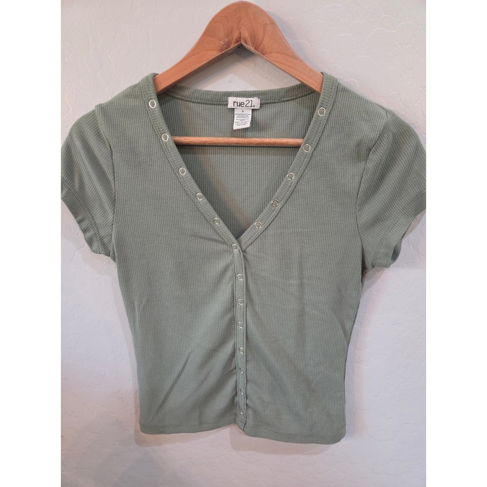 Rue21 Womens Sage Green Ribbed Snap Front V-Neck Short Sleeve Top Small